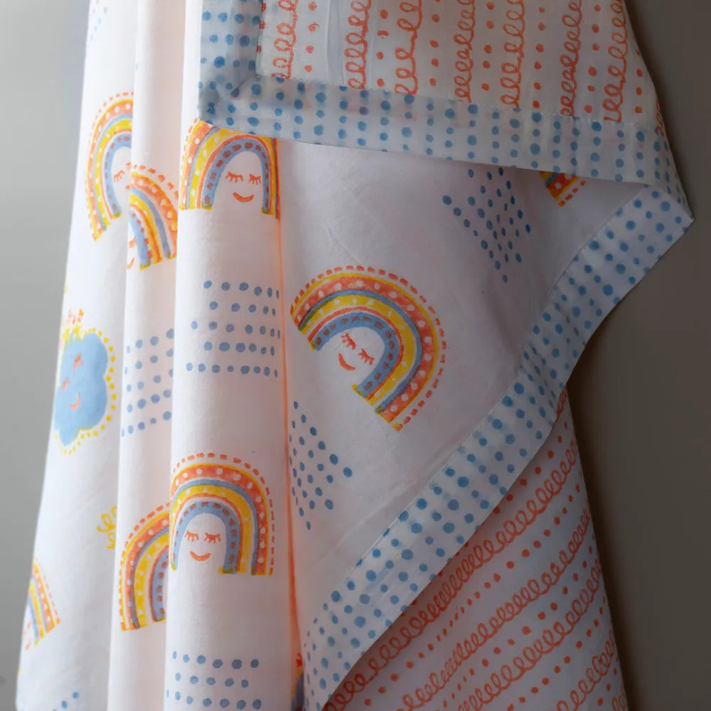 Baby Gift Set – Cotton Muslin Dohar + Maracas – Rainbow Dreams